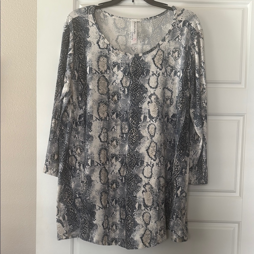 Gray and Black Relaxed Tunic Top